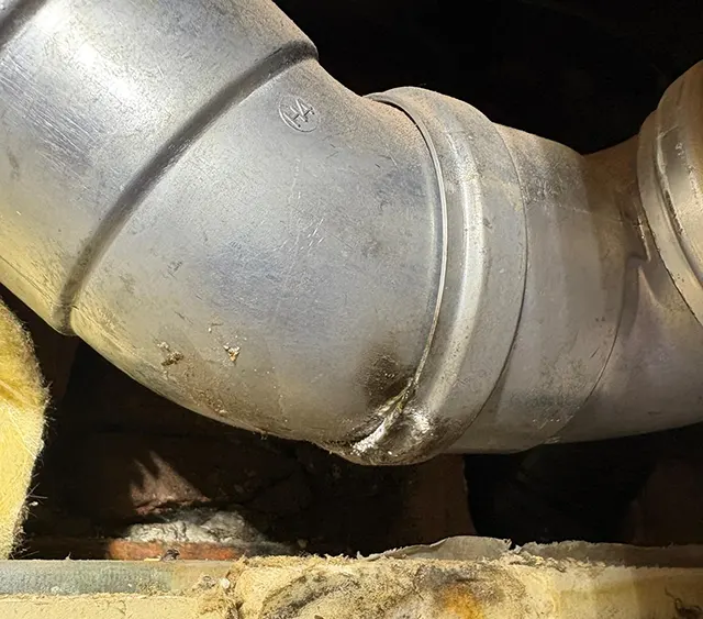 Rookgasdetectie voor daken en afvoeren Loodgieter Amsterdam.eu team
